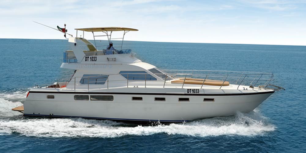 45-feet-yacht-sailing-in-the-sea-dayoutdubai