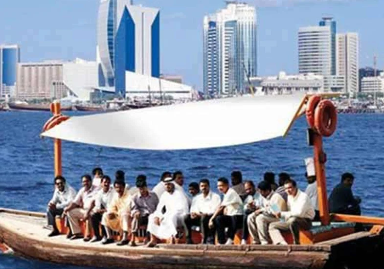 Abra-The-Water-Taxi-in-Dubai