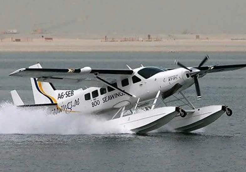 Seaplane-Dubai-In-water