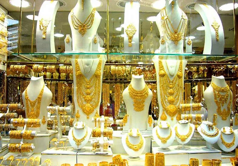 Shopping-Gold-in dubaimall
